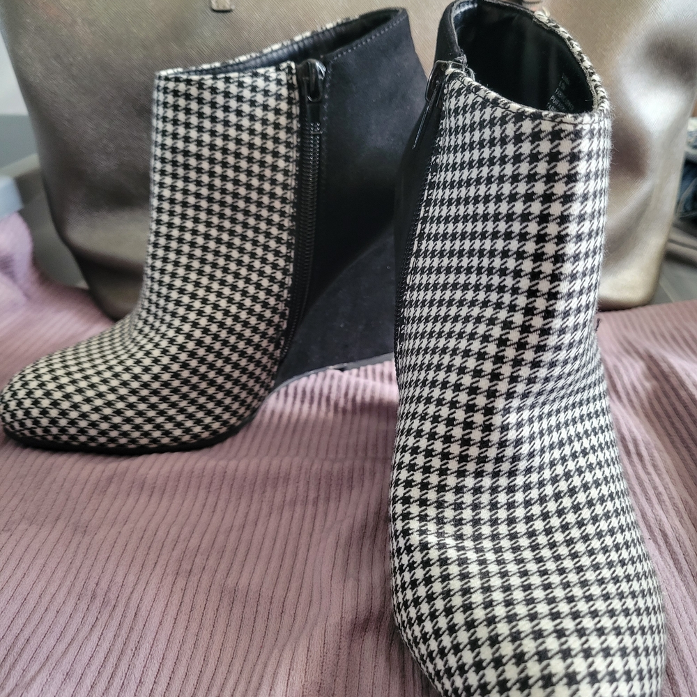 Madden Girl Black and White Houndstooth Booties - Picture 6 of 6